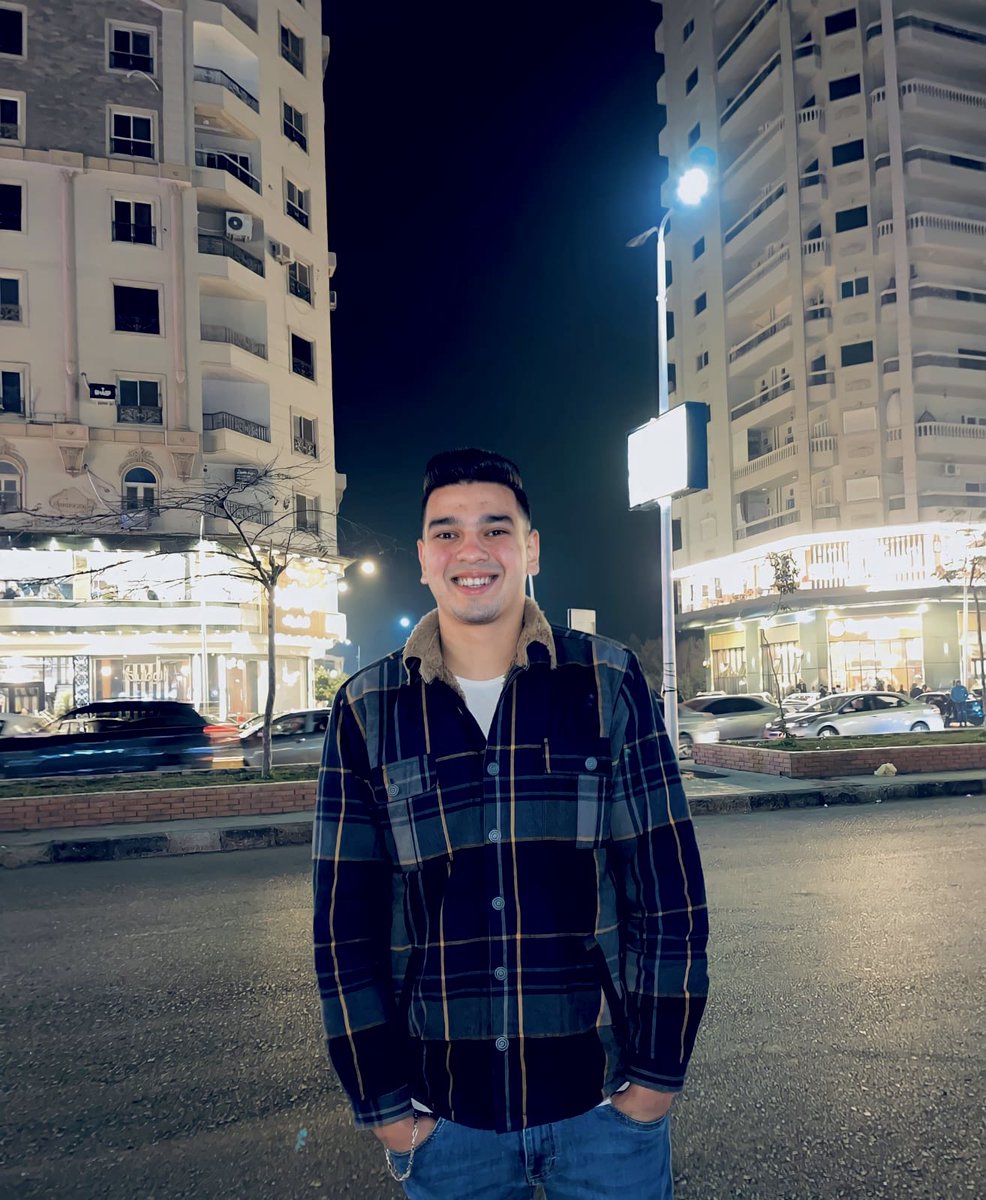 Smile and do what you like, no one cares how you feel 💙✨