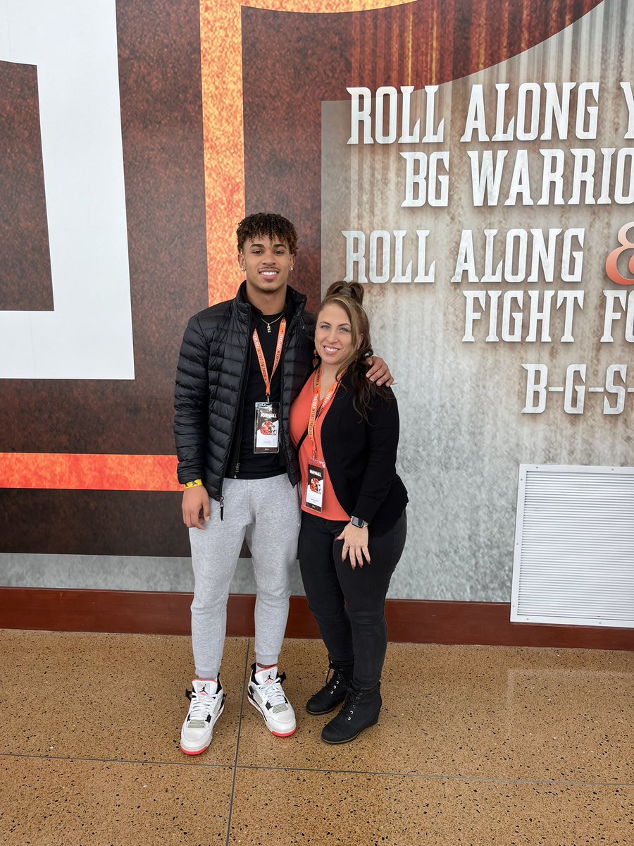 TJ Nelson (@tjnelson313) on Twitter photo I am EXTREMELY Blessed and honored to have received my first scholarship offer from Bowling Green State University after talking with <a href="/CoachLoefflerBG/">Scot Loeffler</a> 🤎🧡 <a href="/CoachSLawanson/">Sammy Lawanson</a> <a href="/Coach_Jackson/">Derrick Jackson</a> <a href="/CoachEvanDreyer/">Evan Dreyer</a> <a href="/JesseMullins4/">Jesse Mullins</a> <a href="/AllenTrieu/">Allen Trieu</a> I am EXTREMELY Blessed and honored to have received my first scholarship offer from Bowling Green State University after talking with <a href="/CoachLoefflerBG/">Scot Loeffler</a> 🤎🧡 <a href="/CoachSLawanson/">Sammy Lawanson</a> <a href="/Coach_Jackson/">Derrick Jackson</a> <a href="/CoachEvanDreyer/">Evan Dreyer</a> <a href="/JesseMullins4/">Jesse Mullins</a> <a href="/AllenTrieu/">Allen Trieu</a>
