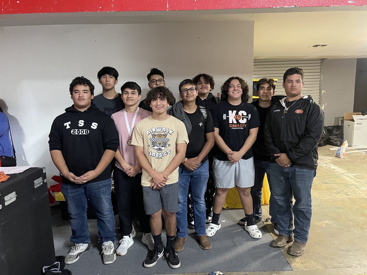 KC Powerlifting tweet media