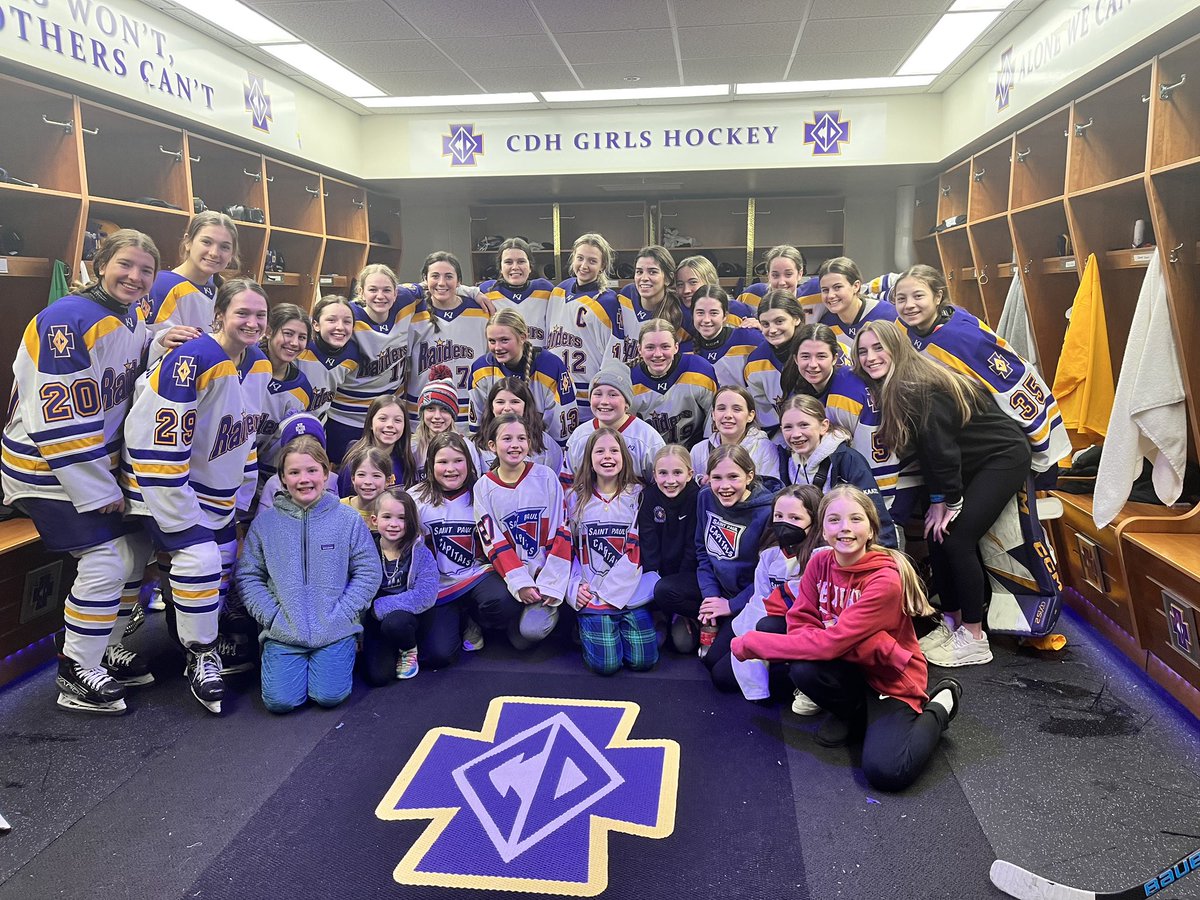 CDHGirlsHockey's tweet photo. Thanks to the Caps U10 B1 and B2 teams for coming out and supporting us at our game today! We want to wish everyone a happy #hdmn !!
@BallySportsNOR @HockeyDayMN @CDH_Raiders #cretinderhamhall https://t.co/N7pfRljwP2