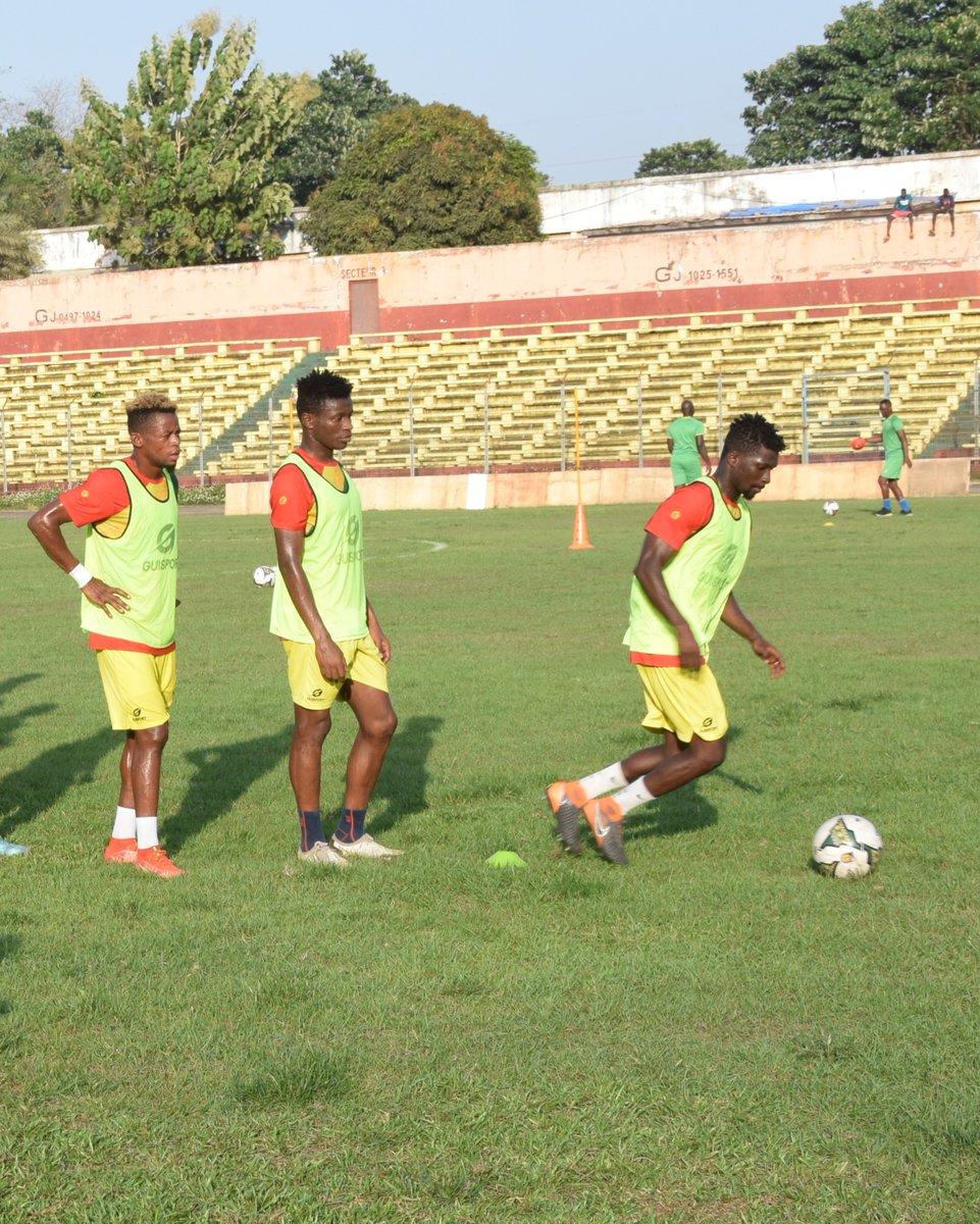 fgfofficiel's tweet photo. 🏃✖️⚽️Dernière séance des U-23 avant d'affronter le @HACofficiel en amical ce dimanche dès 16h au stade 28 septembre. 

#FGF #ConorFGF #SyliU23 https://t.co/y8WdsqtHgt