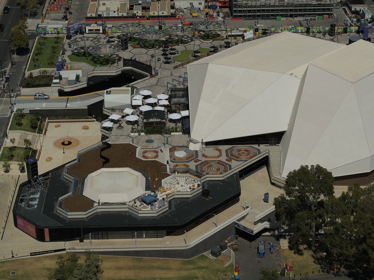 Stage Whispers tweet media