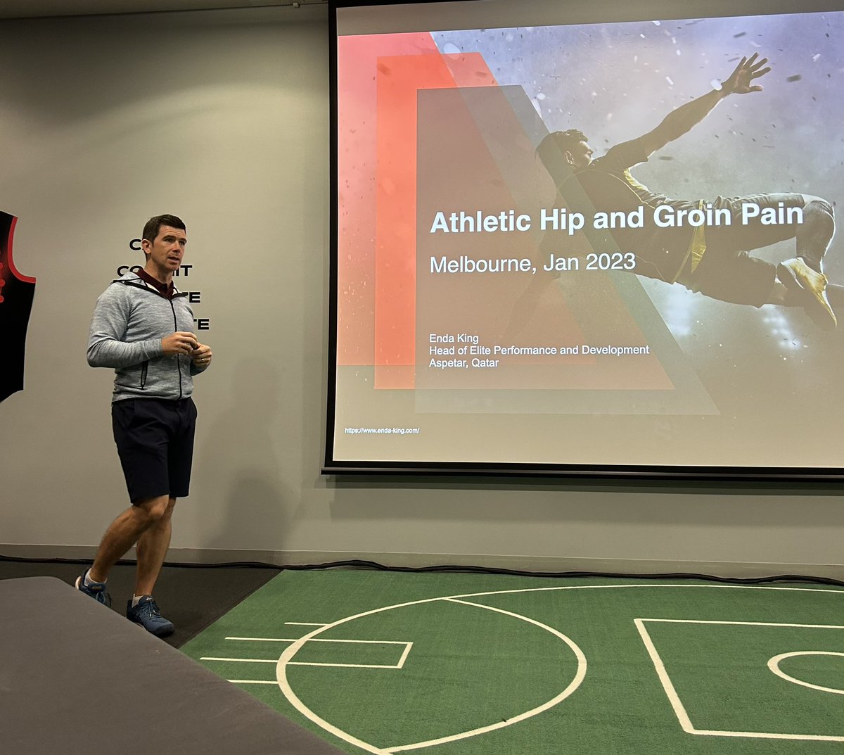 sportsmapnet's tweet photo. We are back at the Essendon Football Club with @enda_king, who is backing up the past two days with our next course - talking all things athletic hip &amp; groin pain 🏃🏼‍♂️

#endaking #athlete #physiotherapy #groinpain #melbourne https://t.co/Pd4zkt6S6D