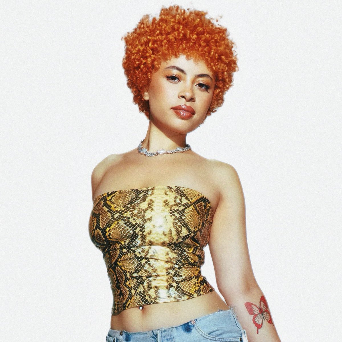 PopCrave's tweet photo. Ice Spice to @AppleMusic on her dating history:

“I’ve never been with a gangster… I like good boys and girls.”

🔗: https://t.co/cS1cOxDm4e https://t.co/66AihgBBIC