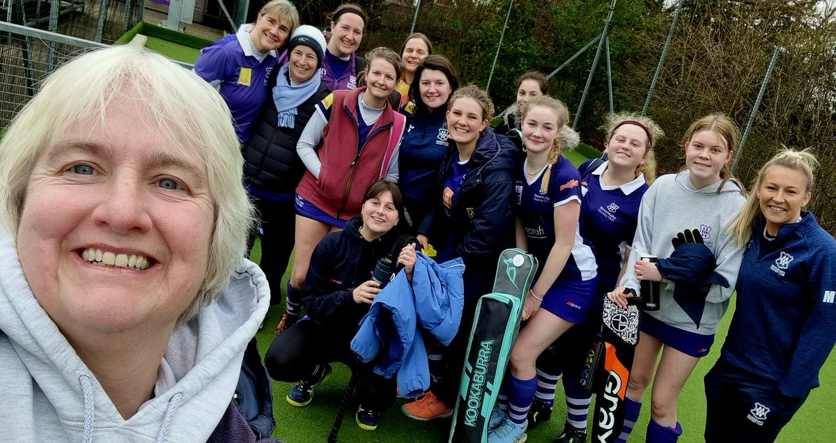 A points a point! Battled hard not to lose. Goals from Tess &amp; Flo. Player of match - Emily. Donkey - Pia. 🤔 #scorefromacorner #wedidit <a href="/SevenoaksHC/">SevenoaksHC</a> <a href="/7OaksJuniorhc/">Sevenoaks HC JUNIORS</a>