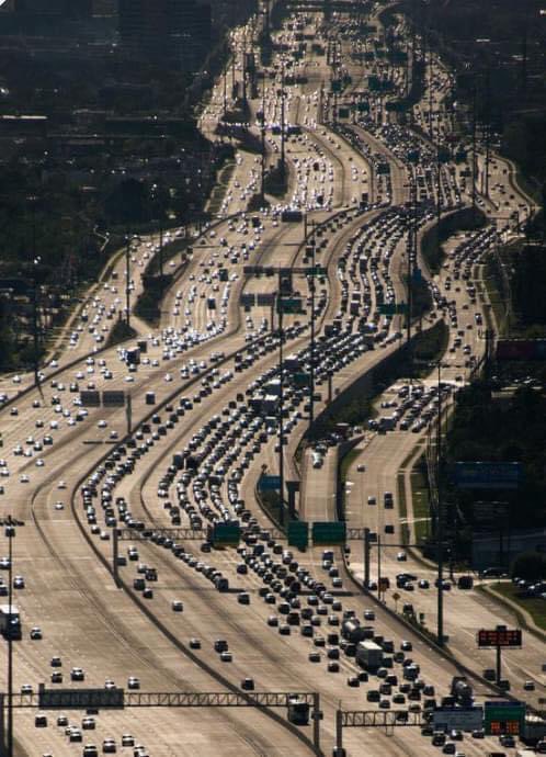 KatyMagazine's tweet photo. FUN FACT: The Katy Freeway is the widest freeway with 12 main lanes, 8 feeder lanes and 6 managed lanes. Everythingβs bigger in Texas! Happy driving, Katy! #katytx #katymagazine #everythingsbiggerinTX #katyfreeway #katytexas https://t.co/C7zYiHRPpE