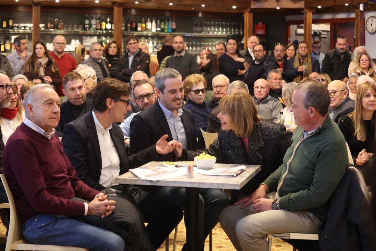 salvadorilla's tweet image. 🌹 L&apos;@eduardrivas és un gran exemple d&apos;alcalde: pensa en l&apos;Esparreguera que vol i treballa cada dia per aconseguir-la, practicant la política útil, arribant a acords i prioritzant les necessitats dels seus veïns i les seves veïnes.

Amb l&apos;Eduard, l&apos;#EsparregueraEnPositiu.