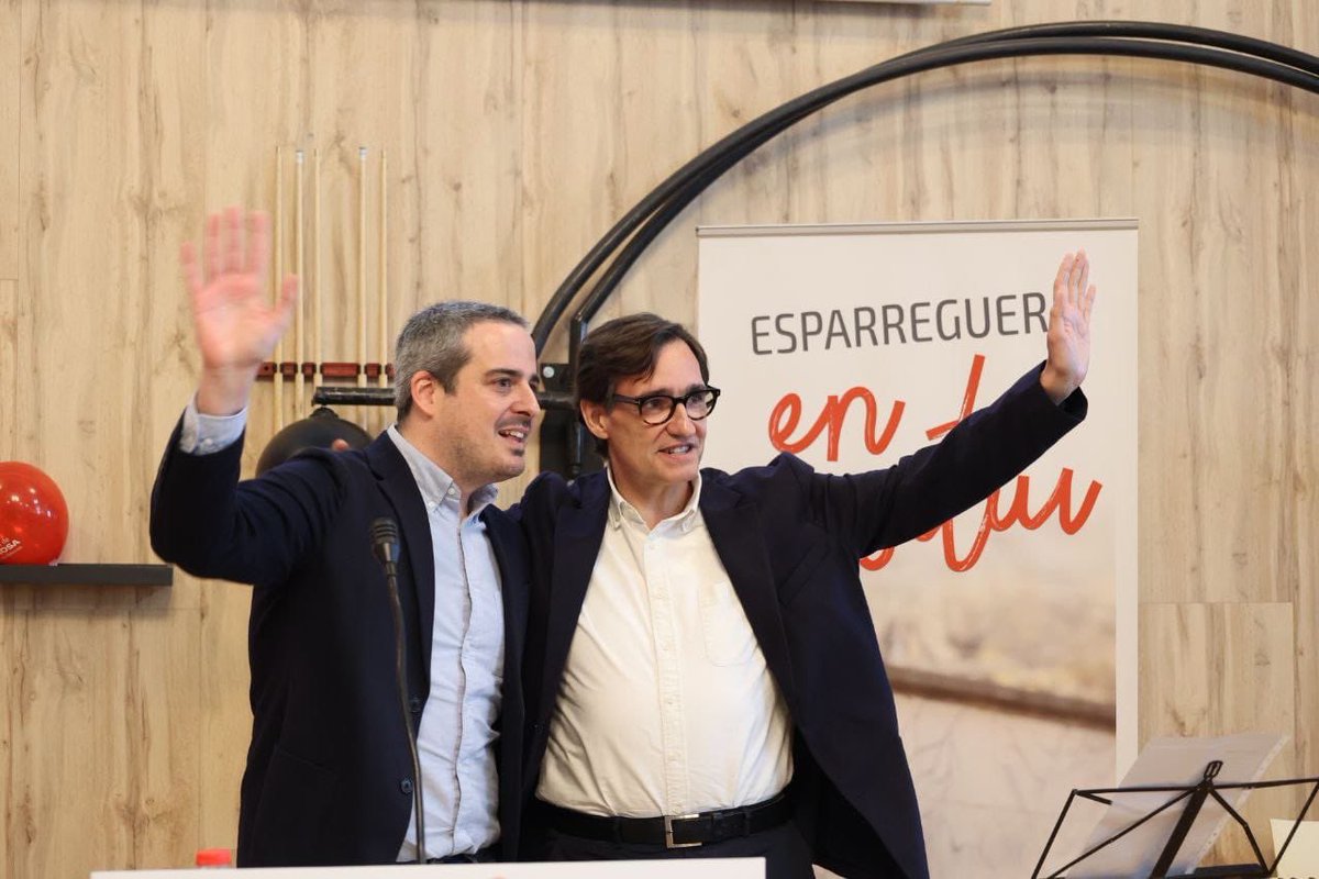 salvadorilla's tweet image. 🌹 L&apos;@eduardrivas és un gran exemple d&apos;alcalde: pensa en l&apos;Esparreguera que vol i treballa cada dia per aconseguir-la, practicant la política útil, arribant a acords i prioritzant les necessitats dels seus veïns i les seves veïnes.

Amb l&apos;Eduard, l&apos;#EsparregueraEnPositiu.