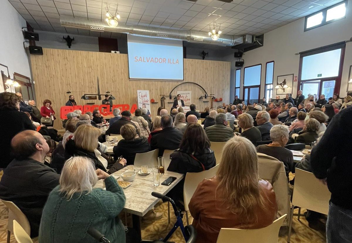 salvadorilla's tweet image. 🌹 L&apos;@eduardrivas és un gran exemple d&apos;alcalde: pensa en l&apos;Esparreguera que vol i treballa cada dia per aconseguir-la, practicant la política útil, arribant a acords i prioritzant les necessitats dels seus veïns i les seves veïnes.

Amb l&apos;Eduard, l&apos;#EsparregueraEnPositiu.