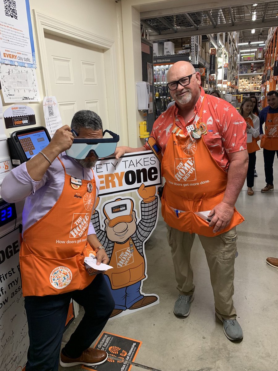 Sarah Farrell tweet media