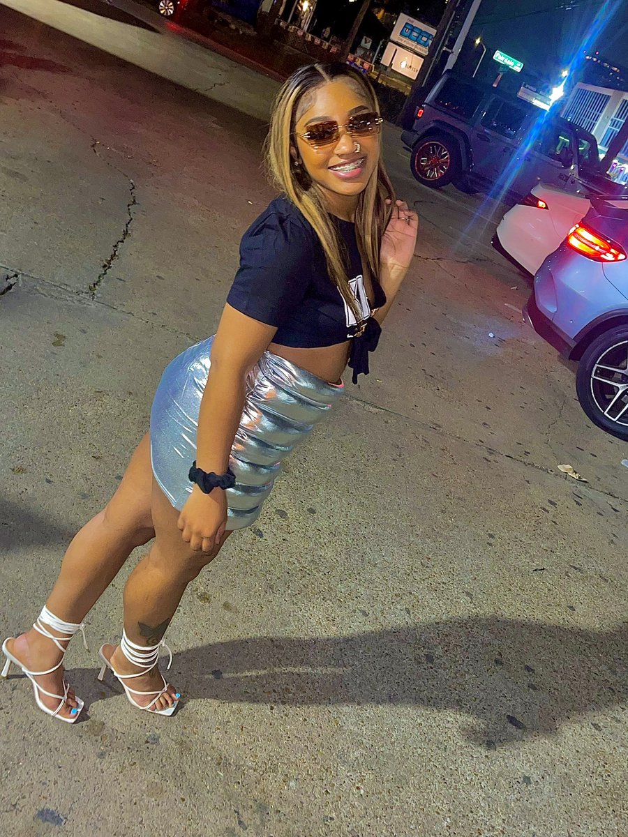 Jaliyahshanquel's tweet photo. take a pretty girl and give her what she wants 🤍 https://t.co/WRTSO6dkcC