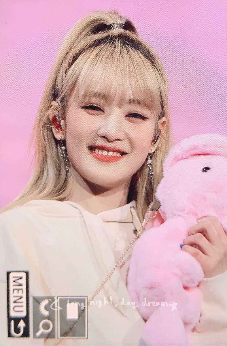 LNDD1023's tweet photo. 230128 끝이 없따..

#여자아이들 #민니 #GIDLE #G_I_DLE #MINNIE @G_I_DLE https://t.co/RaiqNhlaxp