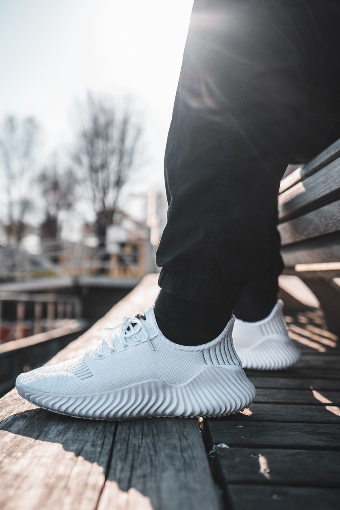 The fresh whites!!!
.
.
.
#SneakerHead #ShoesAddict #StreetStyle #Fashion #MensFashion #WomansFashion #ShoesOfTheDay #Style #ShoeStyle #SneakerFreak  #SneakerFashion #SwagStyle #StreetWear #Heels #Clothes #SneakerFreaker #NiceKicks #Stylish #Shopping