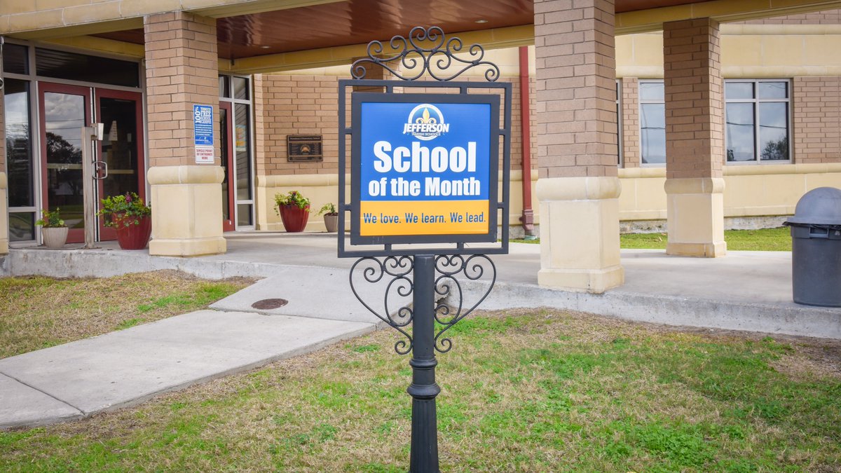 JPschools's tweet photo. Congratulations to January’s School of the Month, Woodmere School! Principal Hymel would like to thank her students, staff, and parents for taking their vision and seeing it through to grow her school. https://t.co/BXCqMqh8xU