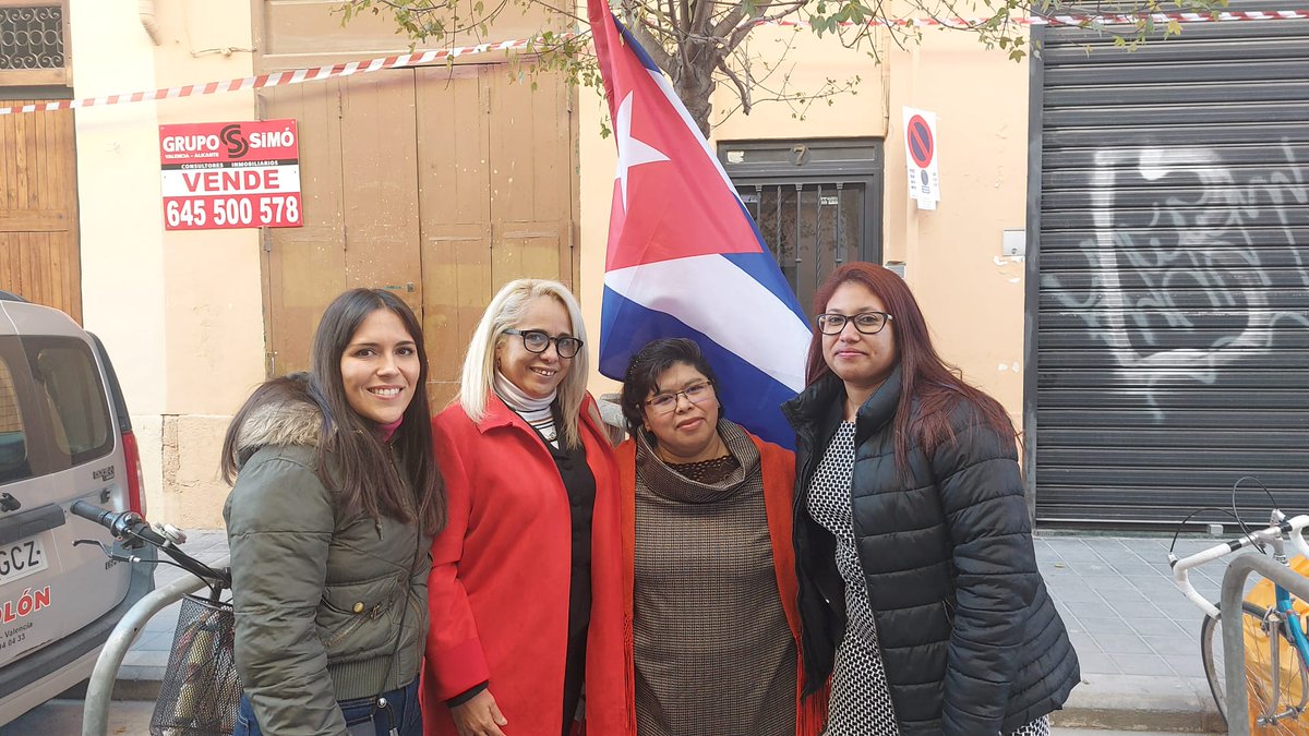 MovilizateOrg's tweet photo. El sábado 28 de enero homenaje a #JoséMartí por el 170 aniversario de su natalicio.  Con representación consular de Cuba y la presencia de la cónsul Boliviana. Presentación del documental de memoria histórica sobre la solidaridad cubana en la València en guerra. 
@MovilizateOrg https://t.co/YddQUHo4oI