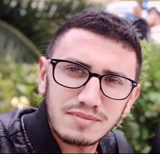 sdabouz's tweet photo. أضرب 16 موقوف في سجن وهران عن الطعام منذ 15 جانفي الجاري، احتجاجا على الأحكام القاسية للمتهمين بالانتماء للماك الذين تمت محاكمتهم، وعدم برمجة ملفات البقية، ومعاملات أخرى سيئة وتم وضع بعضاهم في العزلة في ظروف تتميز بالإهمال الطبي، وبالبرد داخل الزنزانة. #المصدر_Radio_m. https://t.co/7WG2m6ndhL