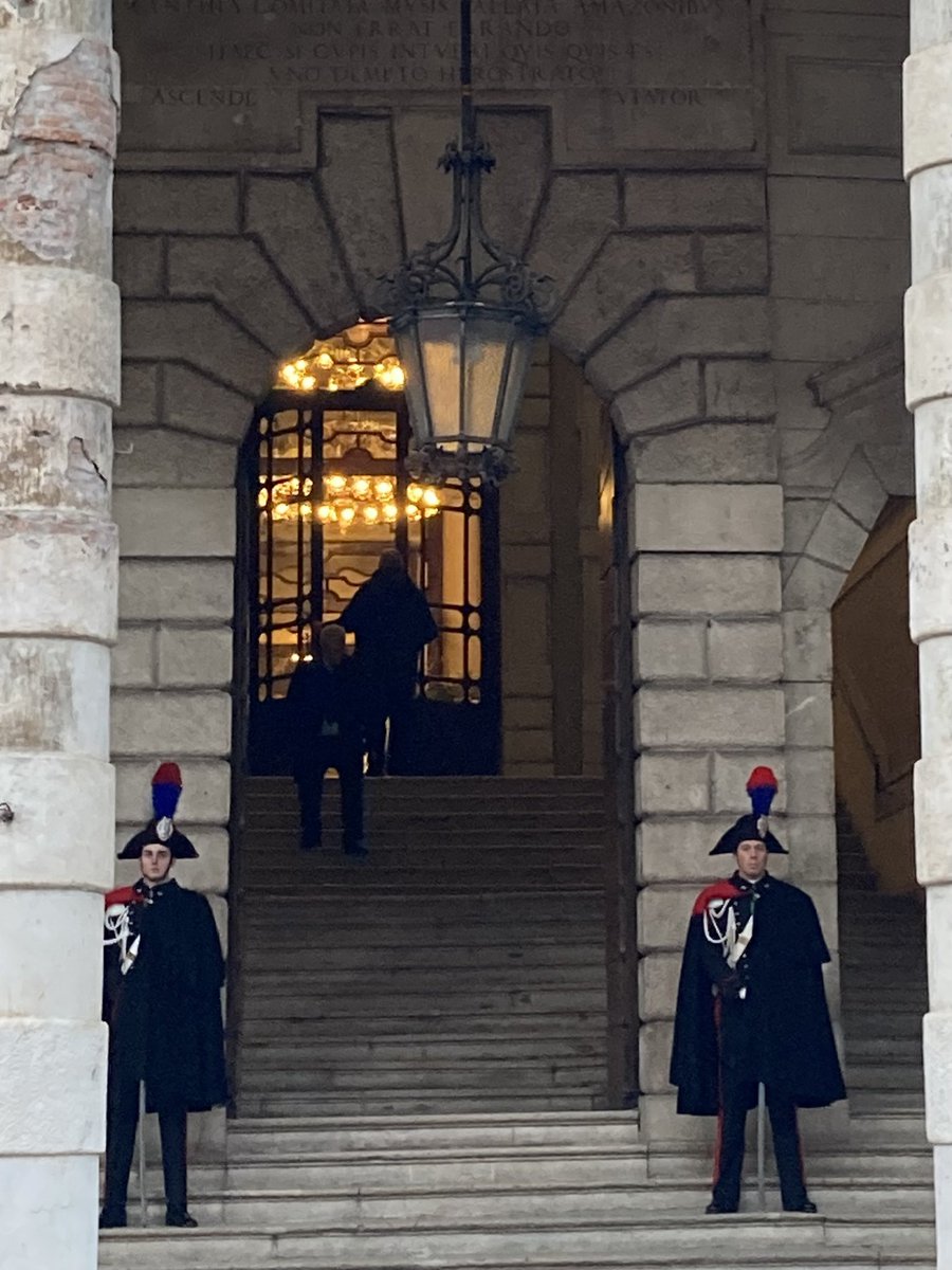 FongaMarcello's tweet photo. #brescia #fmcredit #capitaledellacultura #teatrogrande #presidente #Mattarella https://t.co/s1cz4LZwiD