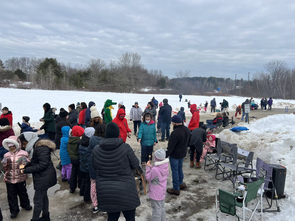 GeigerGators's tweet photo. So much fun today at our PTO WINTER HANGOUT!! https://t.co/2MLtCMSF2j