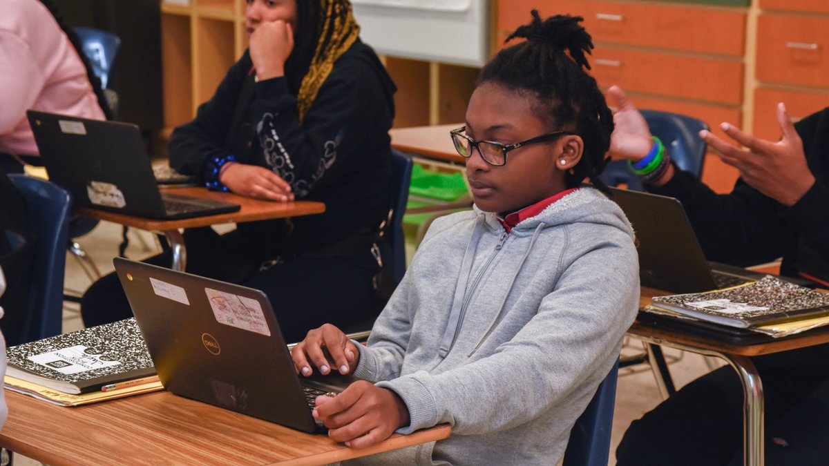 JPschools's tweet photo. Congratulations to January’s School of the Month, Woodmere School! Principal Hymel would like to thank her students, staff, and parents for taking their vision and seeing it through to grow her school. https://t.co/BXCqMqh8xU