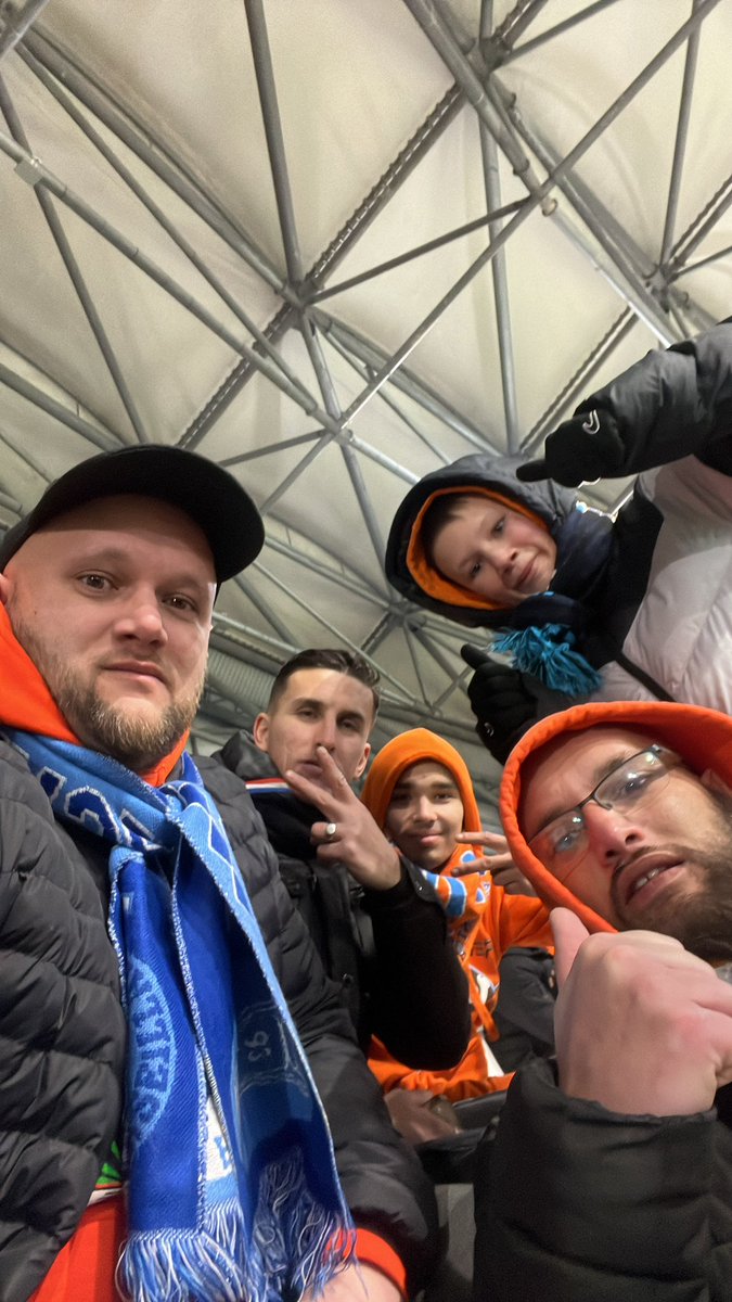Bnoit71's tweet photo. #MONOMASM   1000KM POUR LA GLOIRE!! OM A LA VIE À LA MORT!!🤍💙 https://t.co/L2L59UPX0G