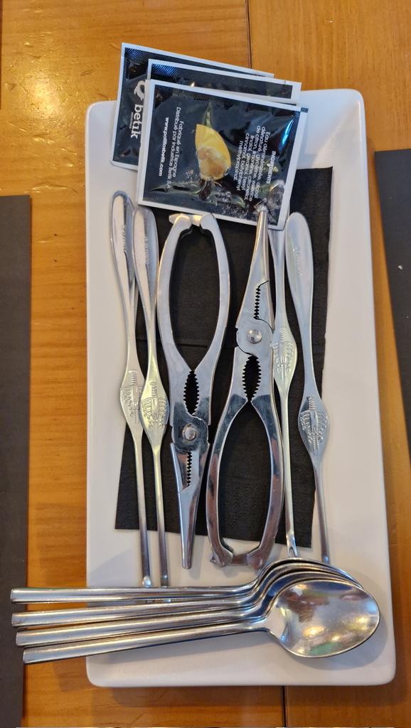 Material quirúrjico.
Está llegando el paciente...