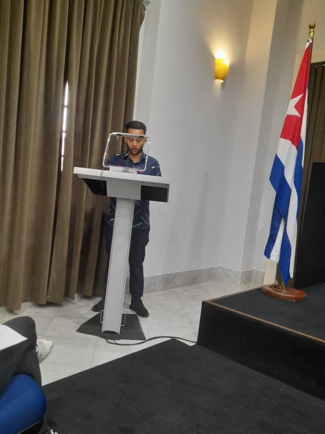 «Para nosotros los cubanos, #Martí es la idea del bien que él describió»
Con estas palabras de #NuestroFidel y en el 170 aniversario del natalicio del apóstol, el secretario de la UJC del <a href="/centrofidel/">Centro Fidel Castro Ruz</a> deja constituido el #MovimientoJuvenilMartiano.
@ernestossp <a href="/YusuamOrtega/">Yusuam Palacios Ortega</a>