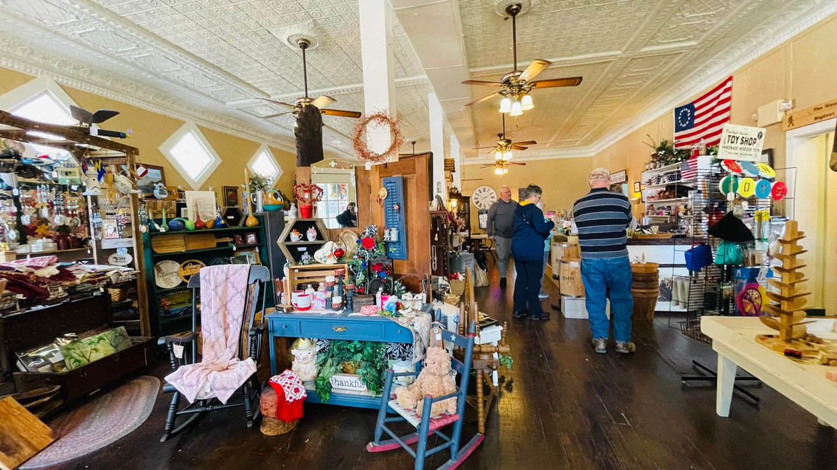 MtnLaurelStore's tweet photo. It has been a busy down here at the Mountain Laurel Country Store! Stop by today and see our constantly changing inventory!

#shoplocal #country #countrystore #smallbusiness #travel #suttonwv #visitbraxtonwv #westvirginia https://t.co/4ku5lRuQcK