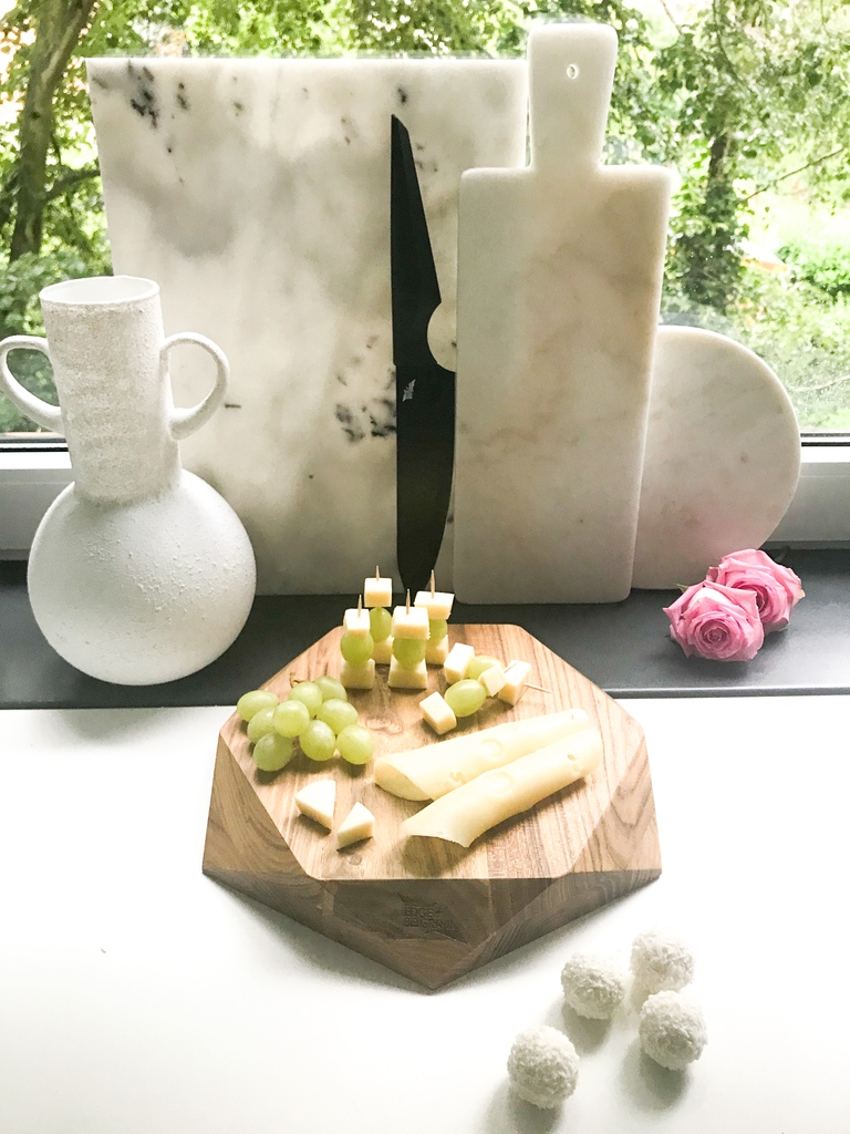 The PRECISION Chef Knife and Our TEAK STAR Cutting Board Small🤯😏⁠
⁠
Do it with passion or not at all, always cook with passion 😍⁠
⁠
⚡️SHOP IT NOW 

edgeofbelgravia.co.uk/collections/ac…