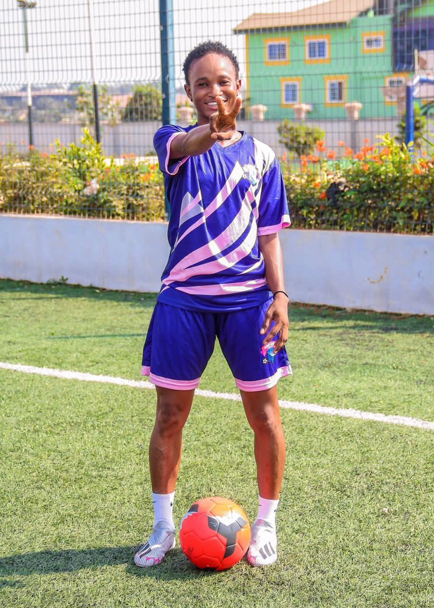 1st Game, 1 assist , 1st win ! Her name is Jafar Rahama and she is here to stay🔝💪🏾
.
#berryladies