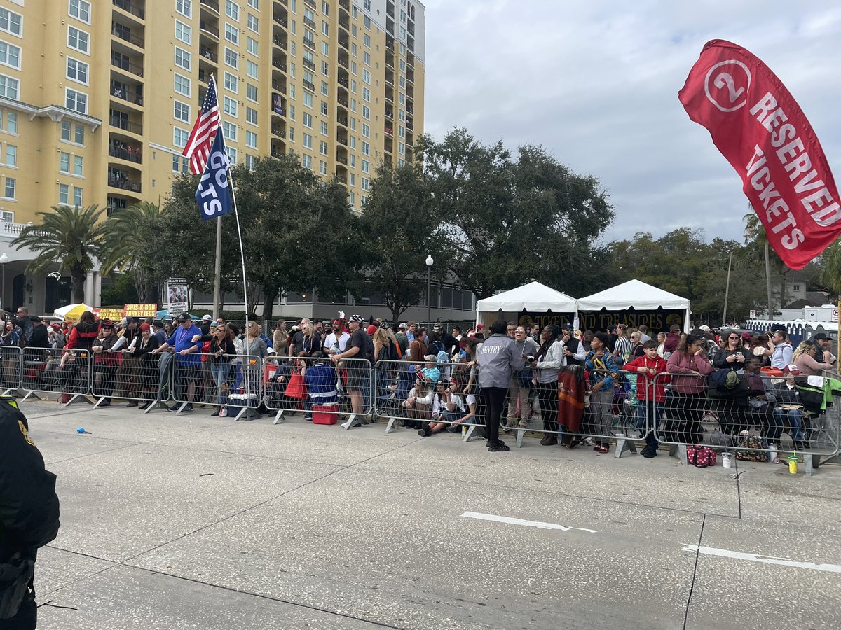 Larissa Scott tweet media