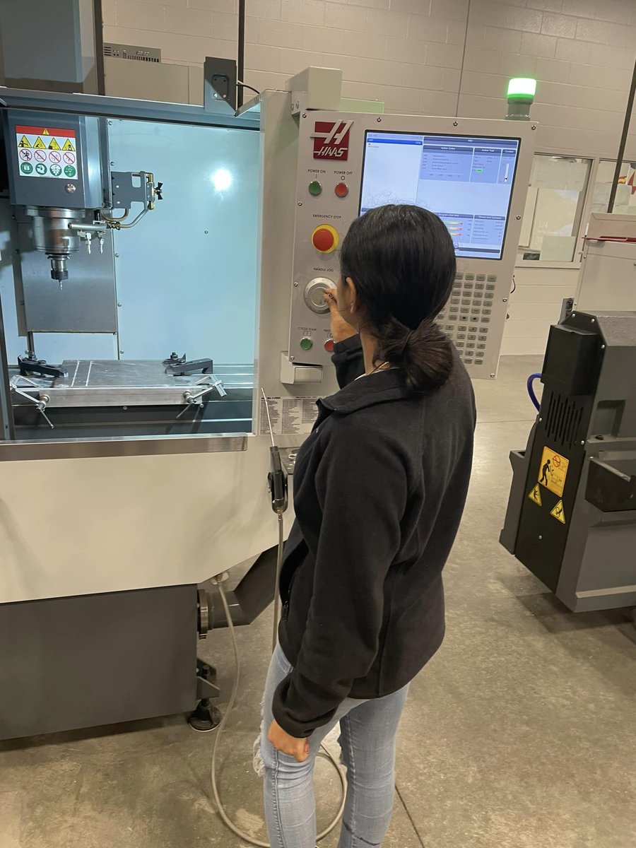 DeniseAyres13's tweet image. The #ManufacturingTechnology industry is desperate for employees. @TempleISD #WildcatWorkforce is working to fill the gap! Our purpose is to build your #Workforce.