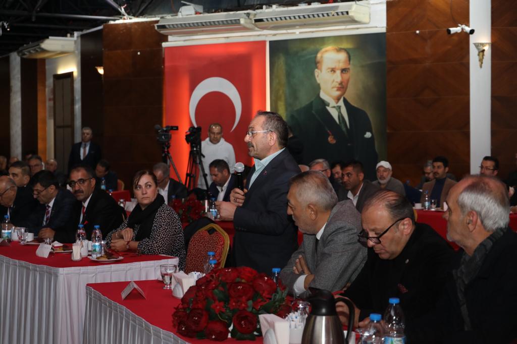 ismailerguness's tweet photo. 📍İzmir

Türkiye Sohbetleri kapsamında bugün İzmir toplantımızı  Sivil Toplum kuruluşlarımızın kıymetli temsilcileri ve akademisyenlerimizle birlikte gerçekleştirdik. 
Sosyal konulara son derece hakim ve duyarlı olan bu güzide topluluğa teşekkür ederim. https://t.co/NUPzvsYO3j
