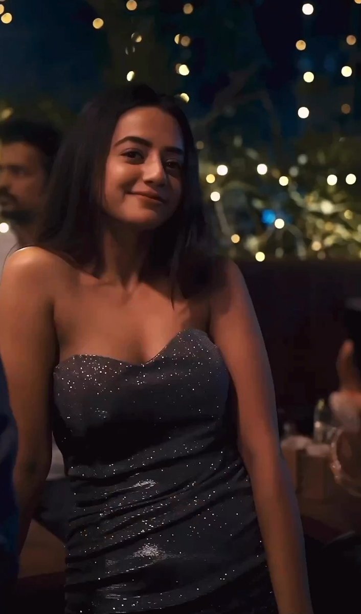Happy Weekend!❤️

<a href="/OfficialHelly7/">HELLY</a> | #HellyShah