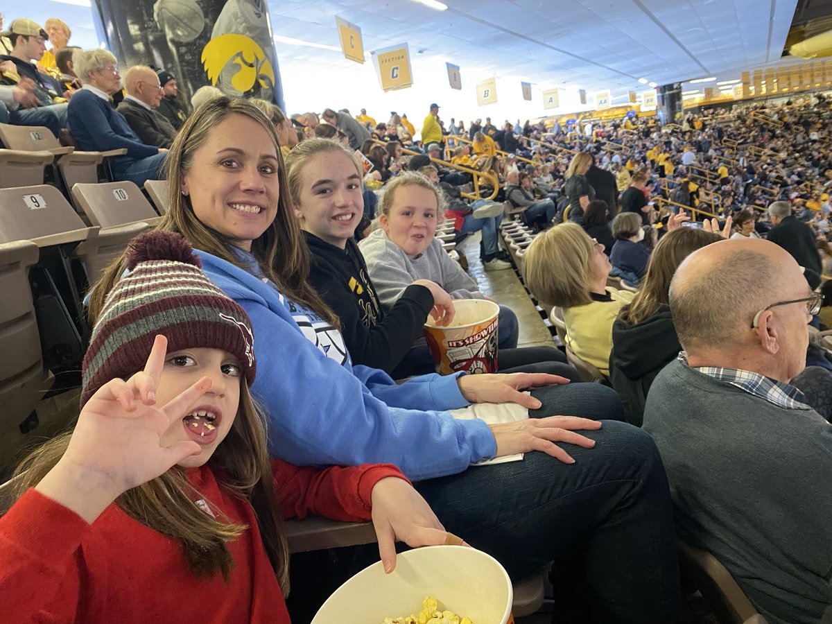 Nis37's tweet image. #FightForIowa