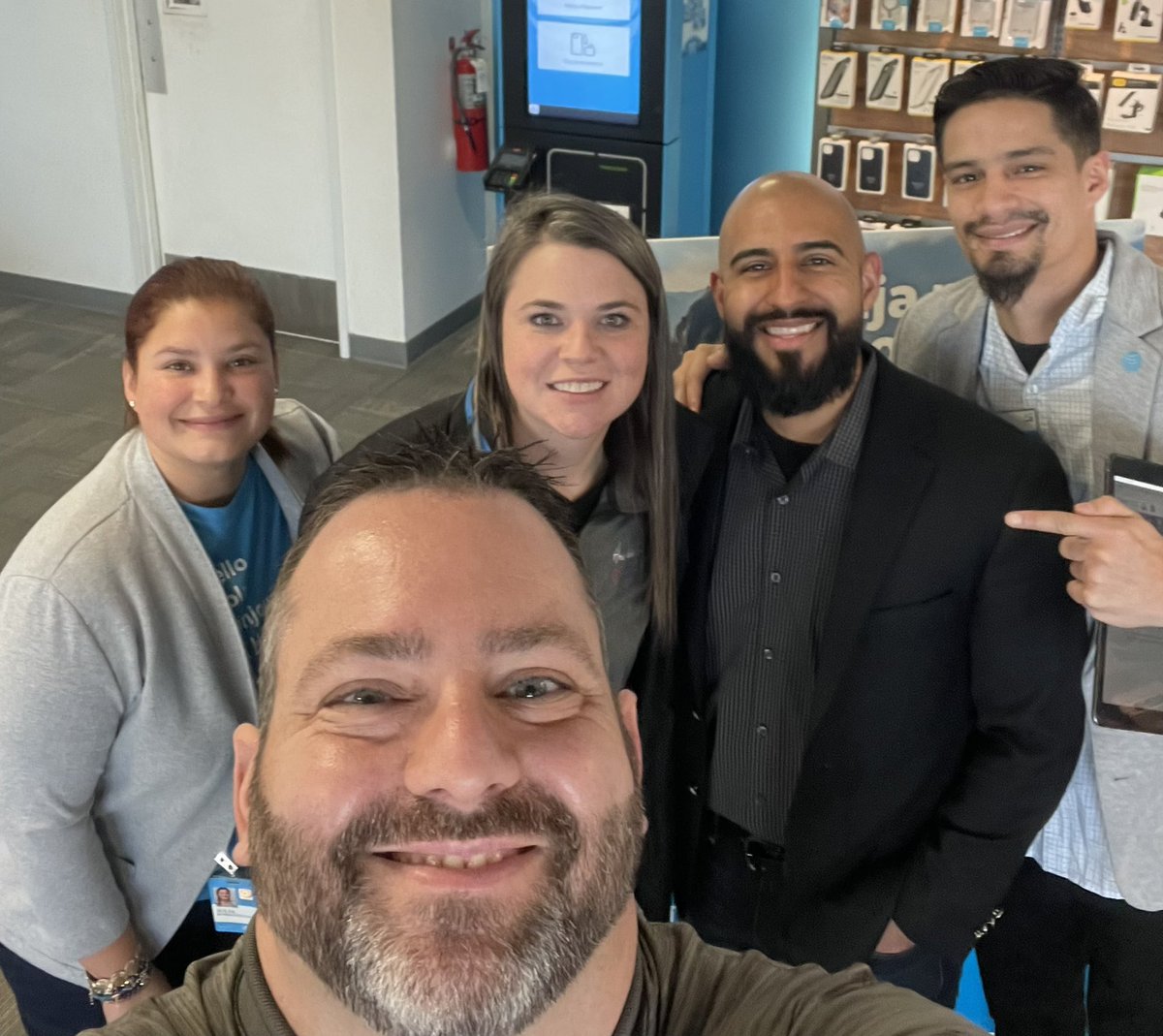 Lake Worth enjoyed having @dbustamante1210 @JuliaRodzNTX @WhitneyLParker stop by! Lots of great conversation and insightful info in regard to Fiber penetration! We look forward to continuing to deliver on key metrics of the business & take our Fiber growth to a new level! 🐊⚡️🌐