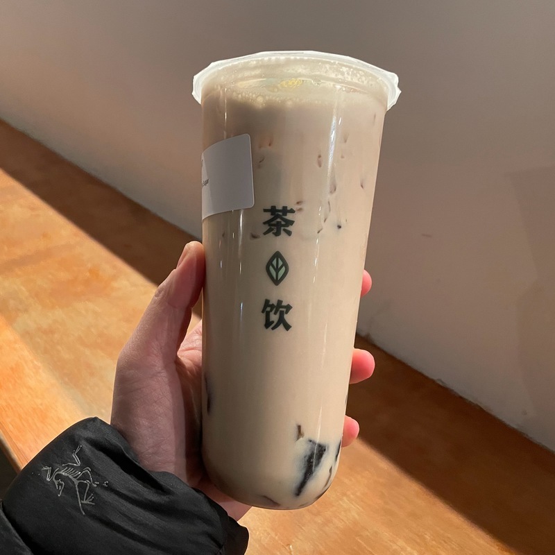 tastysnacking's tweet photo. Tea Addicts Oolong milk tea with grass jelly reviewed 4.0/5.0 https://t.co/rdX2ZnO8d9 #recommended https://t.co/W2G8l4R2mp