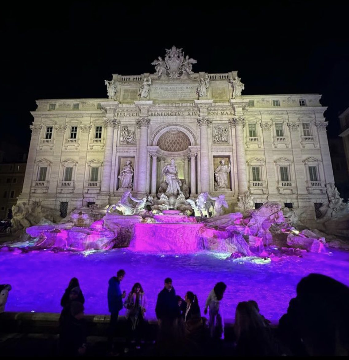 KindHeart53's tweet photo. #Rome #Italy #RomeatNight https://t.co/x4lSKLJYnn