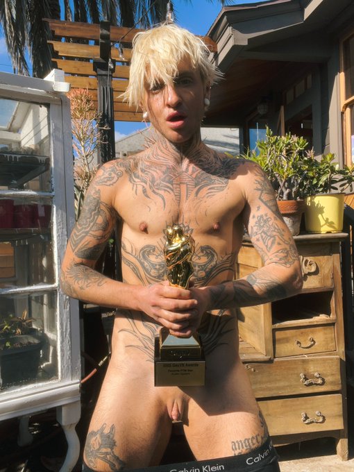 2 pic. Won my first @GayVN award 🏆! Thank you to everyone whose supported & believed in me 🥲. Especially