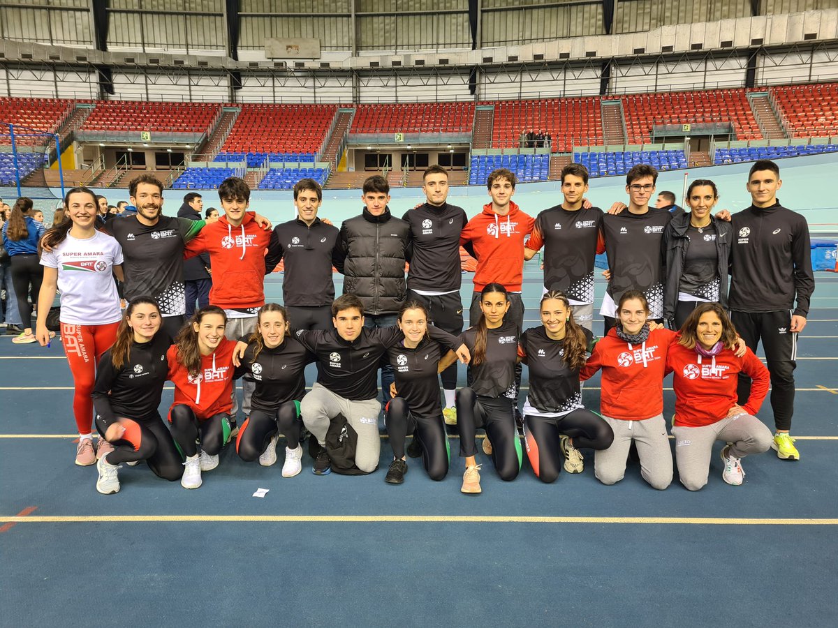 atletismobat's tweet photo. 💥Campeonato de Euskadi de clubs

🥇Las chicas se llevan el título y los chicos suben al podium un año después (3°).

Hay equipo. Hay trabajo. Viene un año que ilusiona.

@superamara @Irun_informa @HondarribiaUdal @GipuzkoaKirolak @conectabidasoa https://t.co/Mr9wZtrmGZ