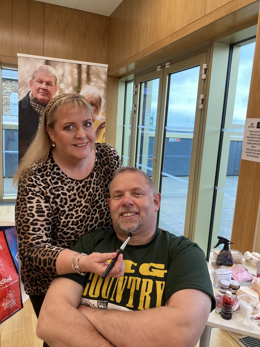 RCBridgestock's tweet image. Thank you ladies @BarnsleyLibs for the wonderful hospitality today for the #crime time @otsfestival What a team! What a venue! What an audience! What fun we all had! 😘@MHollingdrake @PCmakeup #SupportLibraries