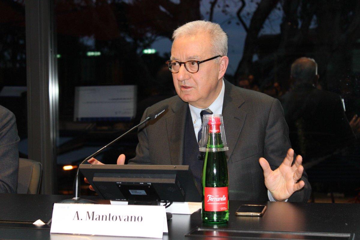 UniLUISS's tweet photo. Oggi il Master #Luiss in Comunicazione e Marketing Politico ed Istituzionale, diretto dal Prof @frangiorgino, ha ospitato la Lectio Magistralis del Sottosegretario alla Presidenza del Consiglio dei Ministri, Alfredo #Mantovano https://t.co/cGbNi7RKft