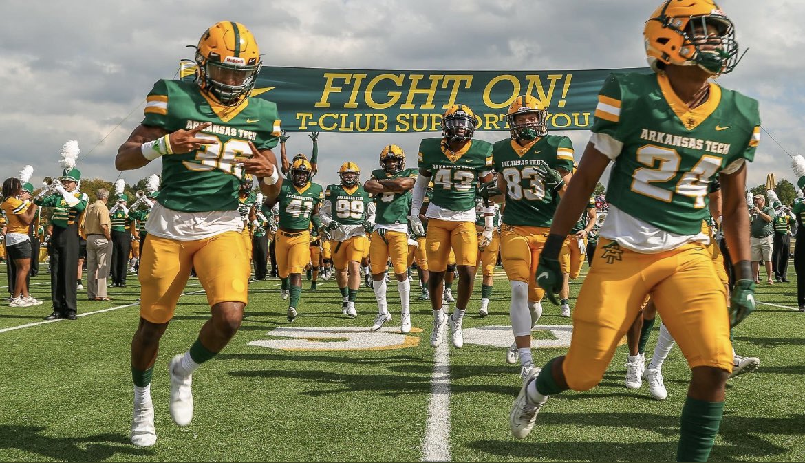 Thankful and blessed to receive another offer from Arkansas Tech University!! <a href="/DickinsonFB/">DHSGatorFB</a> <a href="/DomMirocke/">Dom Mirocke</a>