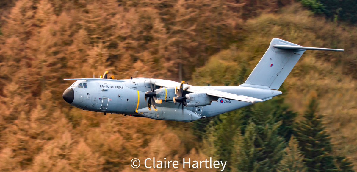 CHartleyPhotos's tweet photo. I can still remember a time being stuck on 33 followers. Today I hit 33,000! I shouldn’t keep count but it’s pretty awesome and I’m flattered that so many of you enjoy the pics….so thank you all and here’s another from yesterday of the #A400m low level https://t.co/dnRU7RgZ4H