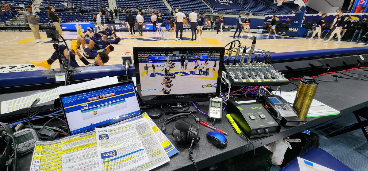 mitchstrohman's tweet photo. We're ready for some matinee #BigSkyMBB action in #Flagstaff, #Arizona!
@michaelmanny98 and @JamesMalamas join me on the call for @UNC_BearsMBB at @NAUBasketball. @NAUTV's production on @ESPNPlus starts at 1:00 pm MT!
https://t.co/SkKBLbfoKH
#RaiseTheFlag #GoUNCBears https://t.co/udp1QpjOCu