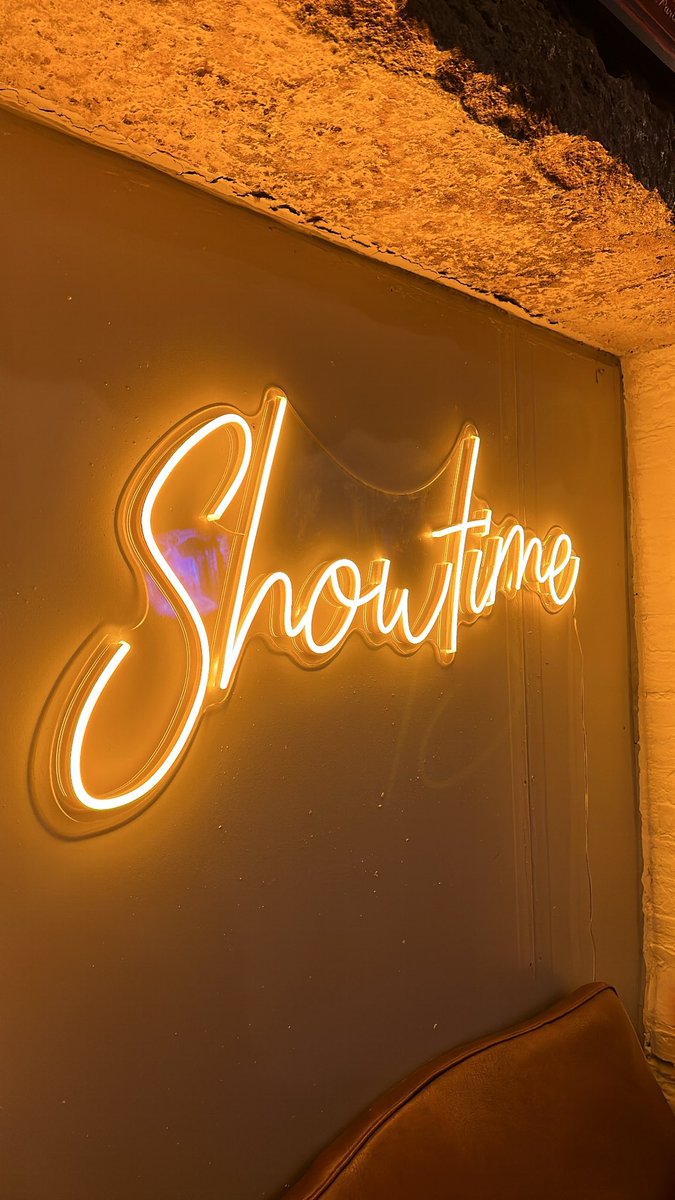 Preview three of <a href="/HOHMusicalUK/">Head Over Heels - The Go Go's Musical</a> incoming! It’s been a crazy week, but audiences are loving it! Thank you to <a href="/ChristieLitesUK/">Christie Lites UK</a> for the kit hire, my production electrician <a href="/thejoesamuels/">Joe Samuels</a> for being absolutely brilliant, and as ever <a href="/getVorApp/">Vor</a> for making the process so much easier!