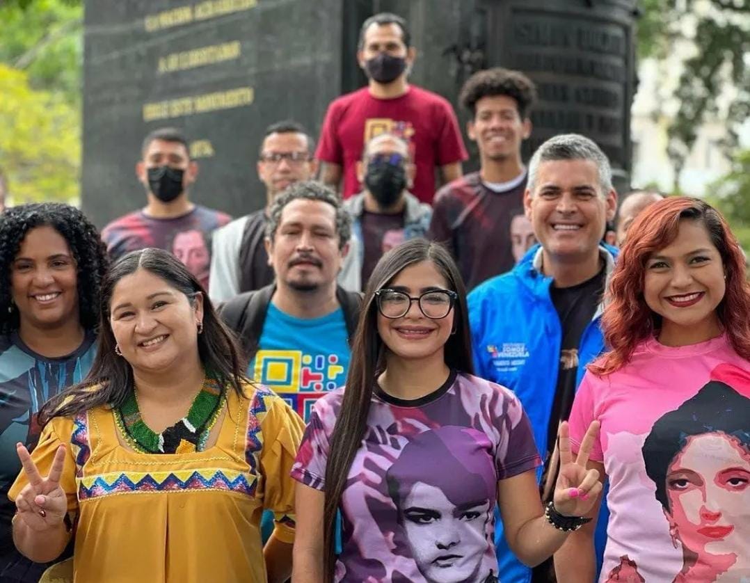 MSomosVen's tweet photo. Somos un equipo en trabajo constante, articulado y desplegado por todo el país, que hoy celebra nuestro 5to Aniversario.
Bandera Tricolor es lo que somos
¡Son ocho estrellas!
¡Somos nosotrxs!
¡Somos Venezuela!

#5AñosSomosVenezuela
#SomosVenezuela2023 https://t.co/Qo9vqIHXeH