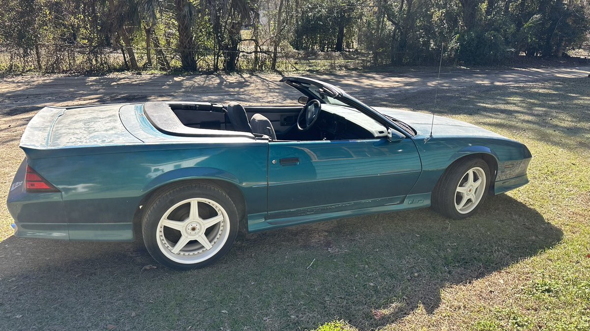 GregTish_'s tweet image. Nice day to stretch the legs on the ole gal. She is dirty but runs great. #tallahassee #thirdgen #91RS #v8