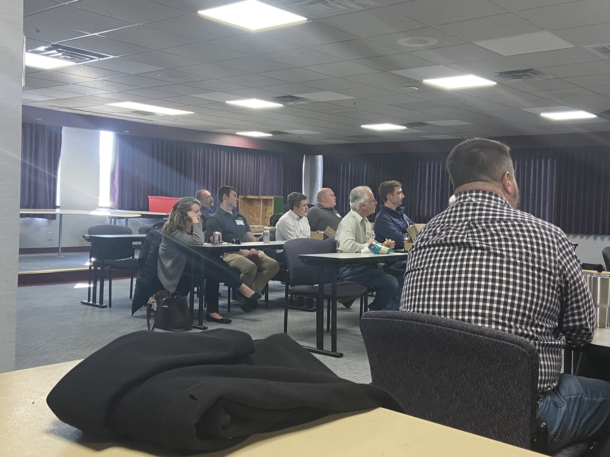 ashe_bg's tweet photo. ASHE hosted a lunch with Stacee Hans from KYTC where she discussed the Brent Spence Bridge Corridor. https://t.co/N9HSRILwxg 
Special thanks to LFUCG for the use of the Phoenix Building to host the meeting and all of those who took time out of their busy schedules to join us. https://t.co/OpaNrpKBZa