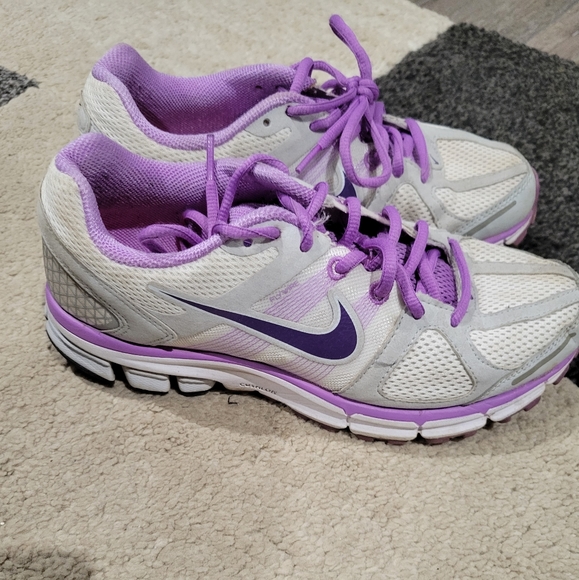 Sashalb29's tweet photo. So good I had to share! Check out all the items I'm loving on @Poshmarkapp #poshmark #fashion #style #shopmycloset #oldnavy #nike #fsny: https://t.co/UIMAtuCSul https://t.co/X2YKiWaZix