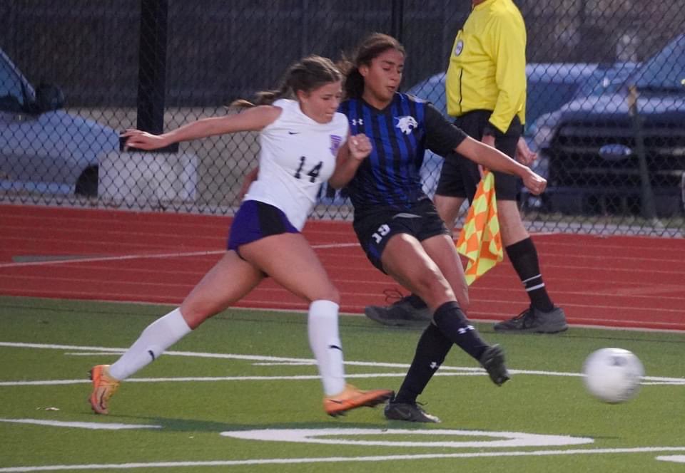 SorayaHayes2026's tweet photo. These girls tried their best but zero goals allowed! 2-0 💪⚽️ #defenserocks #ladybobcats  #cleansheet @ByronNelsonHigh @BNHSGSoccer @Royal08g @StingECNLRoyal https://t.co/zUY8OxONSn